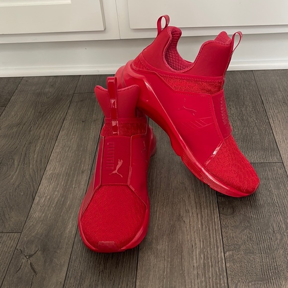Red Puma Sneakers size 9 - Picture 1 of 6